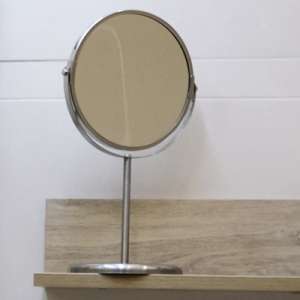 Miroirs grossissants sur pieds